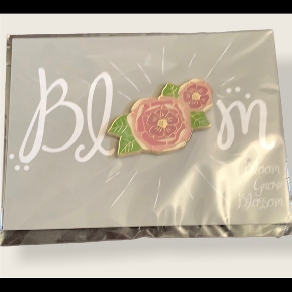 BLOOM GROW BLOSSOM LAPEL PIN - Picture 1 of 10